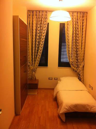 Hotel Flamingo Korce Exterior photo